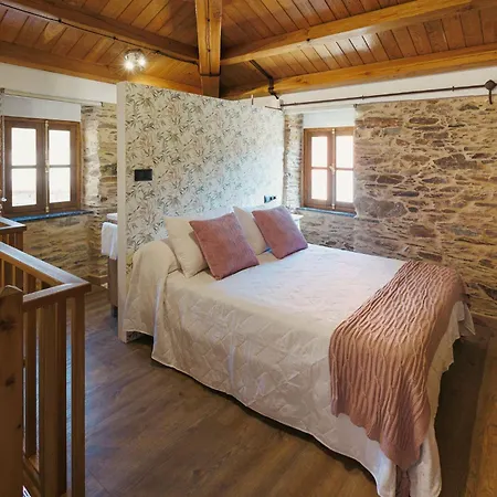 Casa Robaleira Holiday home *